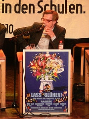Twickel moderiert das Blumenblühen beim wahren Kulturgipfel 2011