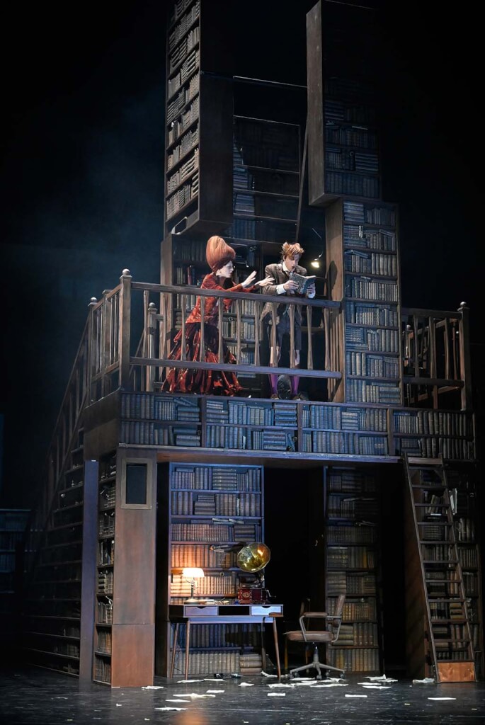 Szenenbild Schauspielhaus Hamburg 2025: Die Stadt der Träumenden Bücher