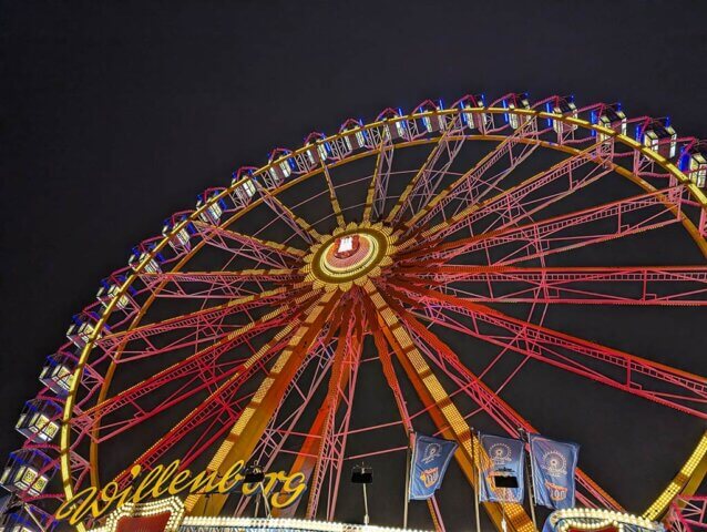 Riesenrad auf dem Hamburger Winterdom 2025