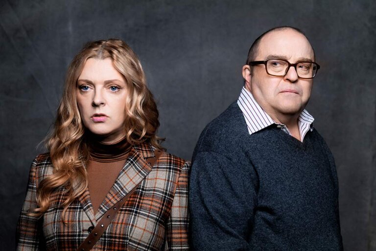 Nadja Petri und Gustav Peter Wöhler im Theaterstück BLIND