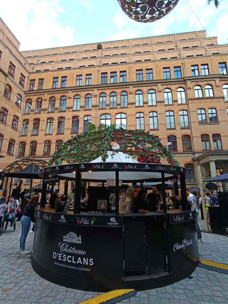 Vive le Vin 2026 - Wein-Kiosk in den Stadthöfen